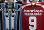 Conheça a loja de Porto Alegre pioneira no restauro de camisas de futebol: "Uma nova vida para os mantos"