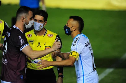 CAXIAS DO SUL, RS, BRASIL, 08/03/2020. SER Caxias x Grêmio, jogo atrasado, válido pela primeira rodada da primeira fase do Campeonato Gaúcho 2021 (Gauchão 2021) e realizado no estádio Centenário. (Porthus Junior/Agência RBS)<!-- NICAID(14760232) -->