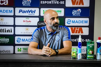 O Esportivo iniciou sua jornada de retorno à elite do futebol gaúcho com a apresentação de Ale Menezes como técnico da equipe profissional para a temporada de 2025. Ele comandará o clube nos jogos da Divisão de o deste ano. <!-- NICAID(15985226) -->