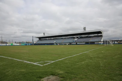 VACARIA, RS, BRASIL, 09/06/2025. Treino do Glória de Vacaria no estádio Altos da Glória, em Vacaaria. O Glória está disputando o Campeonato Gaúcho Série A2. Fotos gerais do estádio Altos da Glória. (Porthus Junior/Agência RBS)<!-- NICAID(16056373) -->