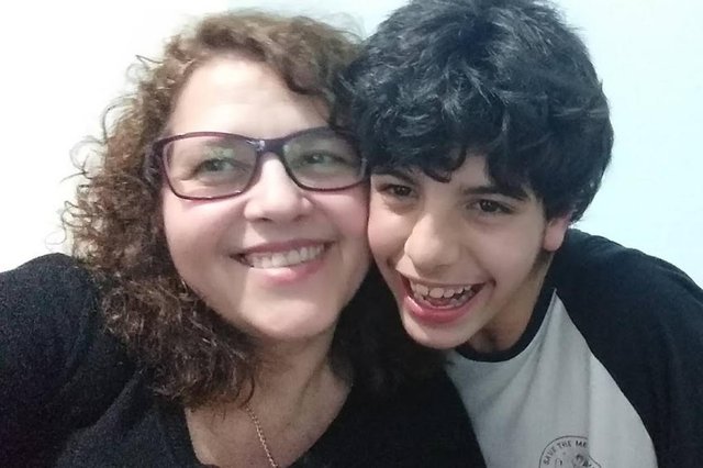 Eliane Sá Britto Bitencourt, mãe do Marcio, hoje com 16 anos<!-- NICAID(14748087) -->