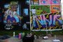 CAXIAS DO SUL, RS, BRASIL, 04/07/2021. foto do mural que está sendo feito na fachada lateral da Gpaniz, na entrada do Bairro Canyon (Rua da Felicidade). Projeto SaMbA Território Urbano. (Porthus Junior/Agência RBS)<!-- NICAID(14825383) -->