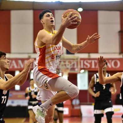 O Caxias do Sul Basquete/Recreio da Juventude adiou sua classificação na Liga de Desenvolvimento (LDB). O Caxias dependia de uma vitória diante do Corinthians, ontem, além de alguns resultados paralelos. No entanto, perdeu o confronto por 78 a 74.<!-- NICAID(15490916) -->