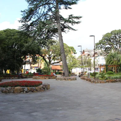 Canela adotou bandeira preta quatro dias antes dos demais municípios da Serra e pode estar começando a ver resultados da medida antecipada ao entrar na quarta semana de classificação.<!-- NICAID(14737086) -->