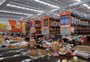 Atacarejos e supermercados começam a contabilizar perdas da enchente no bairro Sarandi