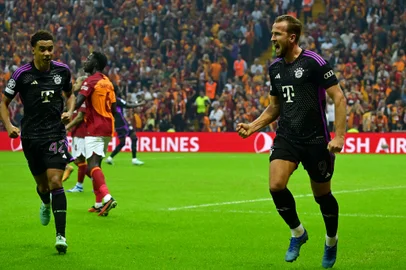Bayern Munich's English forward #09 Harry Kane (R) celebrates after scoring a goal during the UEFA Champions League group stage football match between Galatasaray and Bayern Munich at the Ali Sami Yen Spor Kompleksi in Istanbul on October 24, 2023. (Photo by YASIN AKGUL / AFP)Editoria: SPOLocal: IstanbulIndexador: YASIN AKGULSecao: soccerFonte: AFPFotógrafo: STR<!-- NICAID(15577974) -->