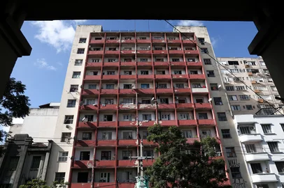Porto Alegre RS Brasil, 10-06-2025 - Verba federal para assentamentos em Porto Alegre. Governo Federal libera verba para implementação de assentamento em terreno na rua General Salustiano e para reforma do conjunto habitacional comunitário 2 de junho na Av. Borges de Medeiros.Fotos Jonathan Heckler/Agência RBS<!-- NICAID(16056244) -->