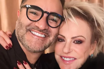Ana Maria Braga se casa com jornalista Fabio Arruda em cerimônia íntima em São Paulo<!-- NICAID(16011075) -->