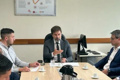 Reunião MP, Prefeitura e CEEE Equatorial.<!-- NICAID(15695642) -->