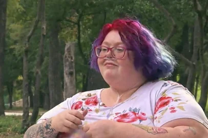 Dolly Martinez, conhecida por sua participação na décima temporada do reality Quilos Mortais, morreu no sábado (11). Ela tinha 30 anos. Até o momento, a causa da morte não foi revelada.<!-- NICAID(16264612) -->