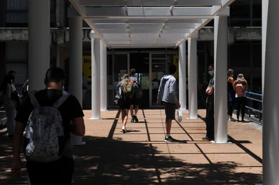 CAXIAS DO SUL, RS, BRASIL, 21/11/2021 - Estudantes realizam Prova do enem na Universidade de Caxias do Sul. (Marcelo Casagrande/Agência RBS)<!-- NICAID(14946675) -->