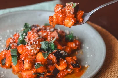 receitas, lela zaniol, nhoque, a la vodka, queijo, berinjela, pesto de tomate seco, destemperados, comida italiana<!-- NICAID(15797164) -->