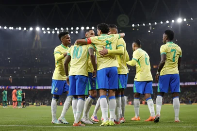 Seleção Brasileira celebra gol diante do Senegal em amistoso<!-- NICAID(16174371) -->