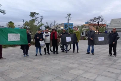 Moradores pedem explicações sobre cortes de árvores em Sapucaia do Sul - Foto: Rafael Favero/Agência RBS<!-- NICAID(15455383) -->