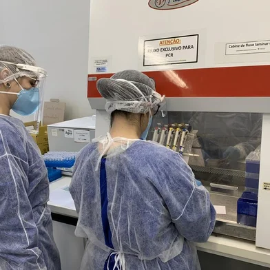 Laboratório da Feevale onde é feito sequenciamento genético do coronavírus em busca de variantes, novas cepas etc.<!-- NICAID(14705422) -->