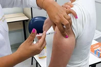 Hospitais de Porto Alegre buscam voluntários idosos para estudo de nova vacina contra a gripe<!-- NICAID(16274392) -->