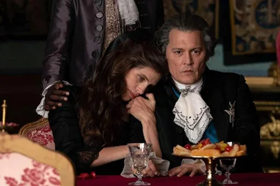 Maïwenn e Johnny Depp em Jeanne du Barry que estreia no Festivel de Cannes 2023.<!-- NICAID(15429364) -->