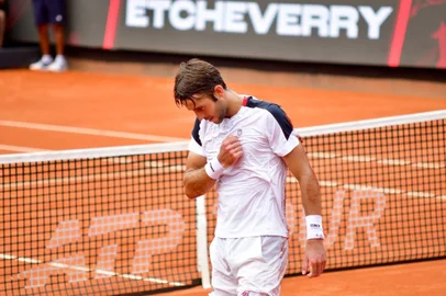 Tomás Etcheverry, tênis