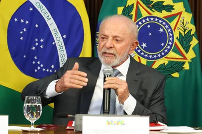 Brasília (DF), 31/10/2024 - Presidente da República, Luiz Inácio Lula da Silva, acompanhado do ministro da Justiça Ricardo Lewandowski, durante reunião com ministros e governadores. Foto: Valter Campanato/Agência Brasil<!-- NICAID(15904277) -->