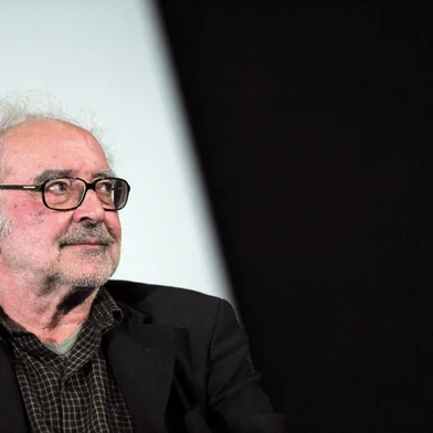 (FILES) In this file photo taken on June 19, 2010 Franco-Swiss film director Jean-Luc Godard attends a debate during the presentation of his last movie 'Film socialiste' (Socialist movie) at the Cinema des cineastes in Paris. - Franco-Swiss filmmaker Jean-Luc Godard, died "peacefully" on September 13, 2022 at his home in the small town of Rolle in Switzerland, his family said in a statement. (Photo by Miguel MEDINA / AFP)Editoria: ACELocal: ParisIndexador: MIGUEL MEDINASecao: cinemaFonte: AFPFotógrafo: STF<!-- NICAID(15207049) -->