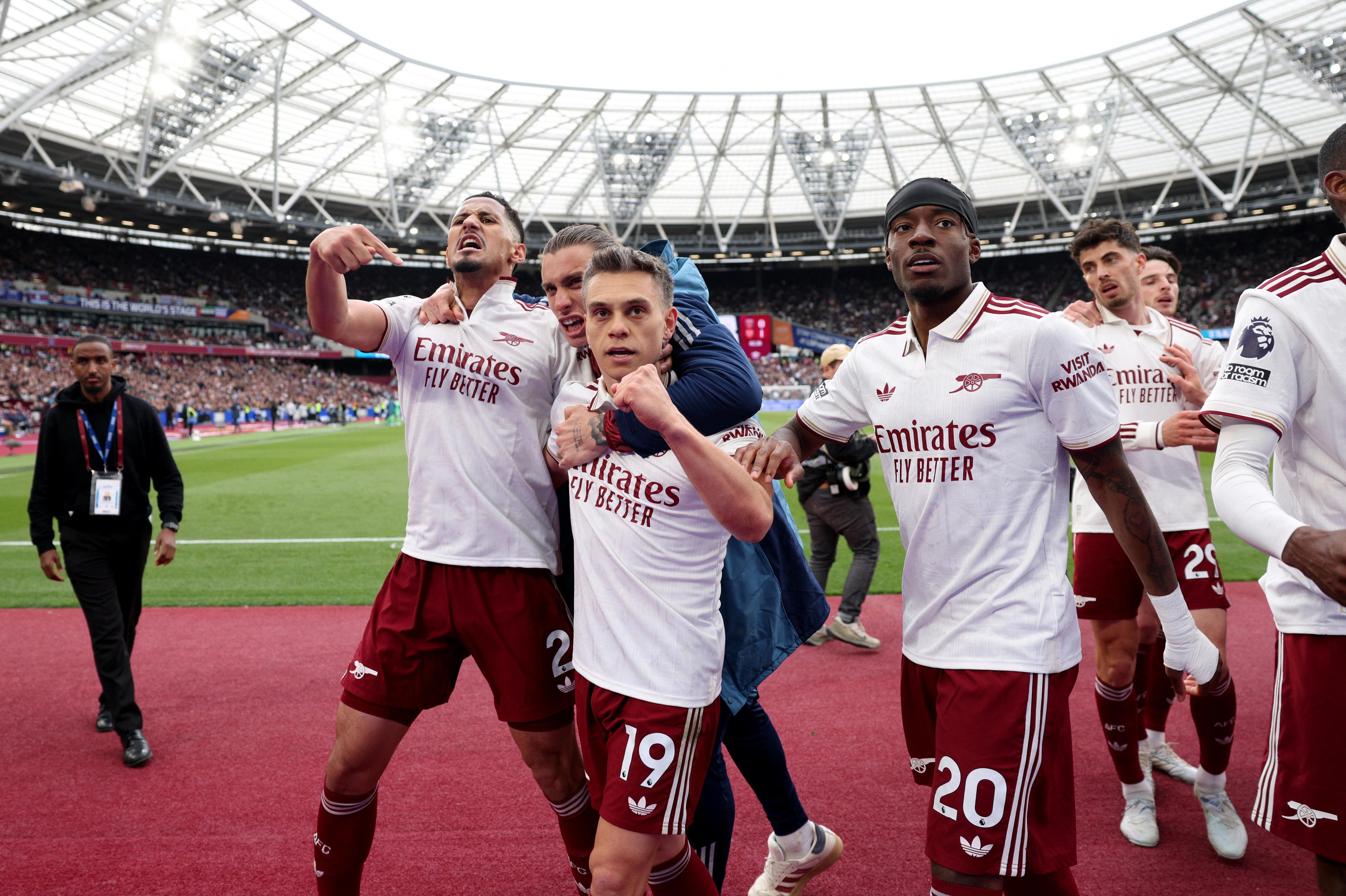 Arsenal sofre, mas vence West Ham por 1 a 0 fora de casa e fica mais perto  do t&iacute;tulo da Premier League | GZH