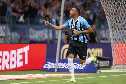 PORTO ALEGRE, RS, BRASIL, 12-03-2026: Grêmio x RB Bragantino, partida válida pela quinta rodada do Brasileirão 2026. O jogo ocorre na Arena, em Porto Alegre. Foto: Bruno Todeschini/Agência RBSIndexador: Bruno Todeschini<!-- NICAID(16244248) -->