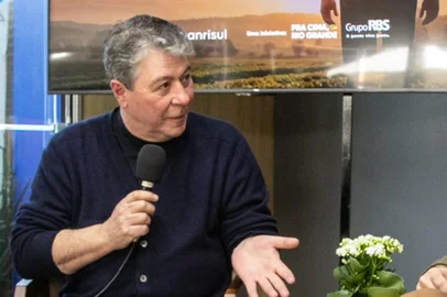 _Campo em Debate_Fernando Lemos<!-- NICAID(15851459) -->