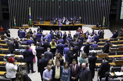 BRASÍLIA, DF, BRASIL - 27/05/2025 - Câmara dos Deputados analisa projeto que impede descontos de benefícios do INSS para associações de aposentados<!-- NICAID(16046824) -->