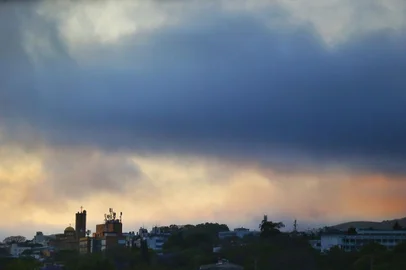 Porto Alegre, RS, Brasil, 17/10/2022 - Tempo em Porto Alegre - Foto: Lauro Alves/Agência RBS<!-- NICAID(15236990) -->