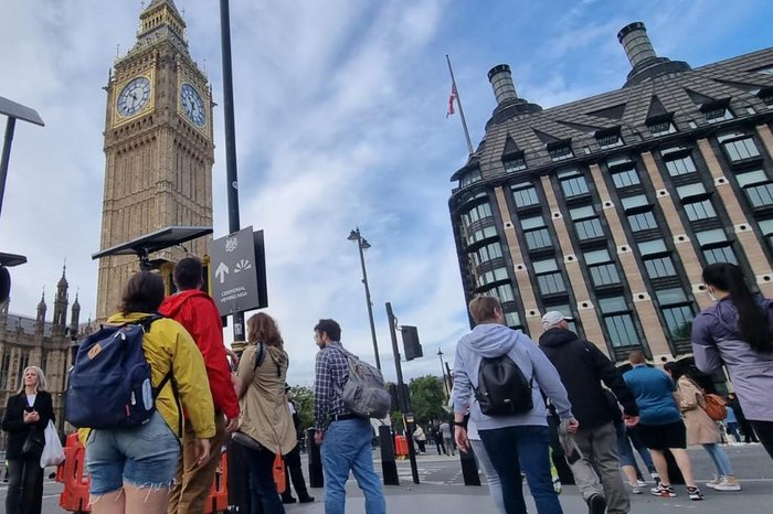 Marco Matos: silêncio total para o cortejo com o caixão da rainha ...