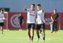 Inter espera ter laterais titulares disponíveis contra o Vitória