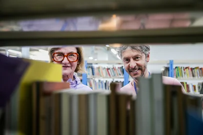 CAXIAS DO SUL, RS, BRASIL, 11/09/2025. Segundo o IBGE, Caxias do Sul tem 3,8 mil pessoas com ensino fundamental incompleto. Município oferece o EJA para formação no ensino básico. Na foto, Roseli Maria Bergozza e Adriano Zanandrea (Neimar De Cesero/Agência RBS)Indexador: Neimar De Cesero<!-- NICAID(16122188) -->