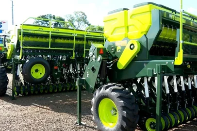 Setor de máquinas agrícolas deposita expectativa na safra de soja para retomar vendas<!-- NICAID(15723114) -->