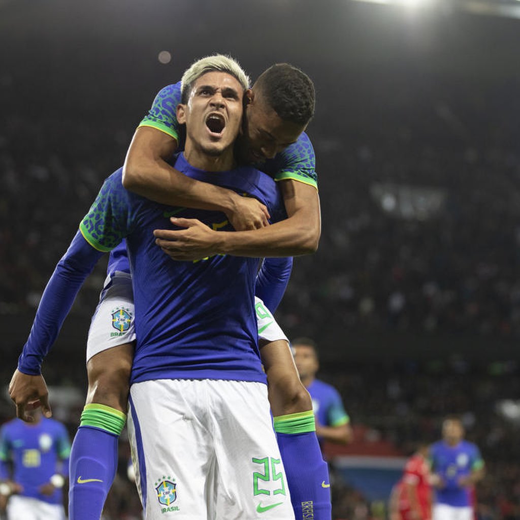 Cinco curiosidades sobre o uniforme azul da Seleção Brasileira, que será  usado contra Camarões
