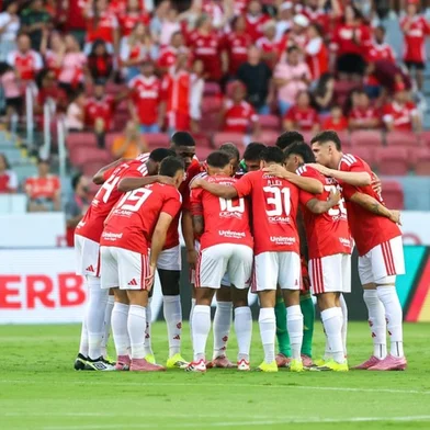 Jogadores do Inter reunidos para passar energia