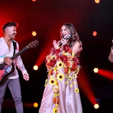 CLAUDIA LEITTE SE JOGA NA SOFRÊNCIA EM NOVO SINGLE COM A DUPLA MARCOS E BELUTTI<!-- NICAID(15824015) -->