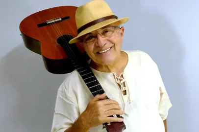 Compositor de Nuvem de Lágrimas e Tieta, Paulo Debétio morreu aos 77 anos.<!-- NICAID(15460333) -->