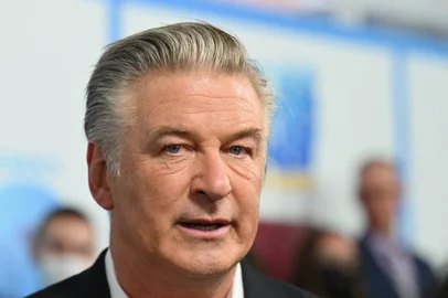 (FILES) In this file photo taken on June 22, 2021 US actor Alec Baldwin attends DreamWorks Animation's "The Boss Baby: Family Business" premiere at SVA Theatre in New York City. - US actor Alec Baldwin fired a prop gun that killed a cinematographer and wounded the director on a film set in New Mexico, US law enforcement officers said October 21, 2021.The incident happened on the set of "Rust" in the southwestern US state, where Baldwin is playing the lead in a 19th-century western. No charges have been filed over the incident, which is being investigated. (Photo by Angela Weiss / AFP)<!-- NICAID(14922369) -->
