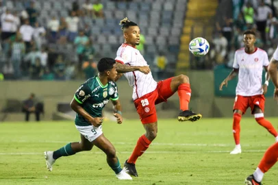 Palmeiras 3x0 Inter, pela 34ª rodada do BrasileirãoNa foto: Dalbert<!-- NICAID(15594943) -->