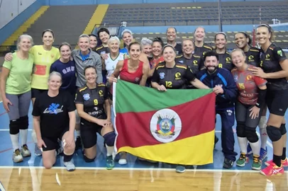 Grêmio Náutico União recebe a V Liga Brasileira de Voleibol Master – Damas de Ouro e Esmeralda<!-- NICAID(16344591) -->