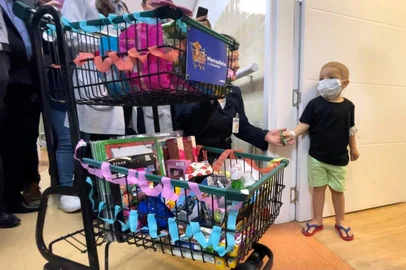 Mercadinho da Oncopediatria do Hospital São Vicente de Paulo, em o Fundo<!-- NICAID(16037561) -->