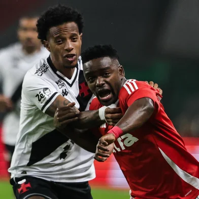 PORTO ALEGRE, RS, BRASIL, 27-07-2025: Internacional x Vasco pelo Campeonato Brasileiro. O Internacional do técnico Roger Machado busca a quarta vitória em sequência após a parada. O duelo é válido pela 17ª rodada do Brasileirão.Foto: Renan Mattos / Agência RBS<!-- NICAID(16088893) -->