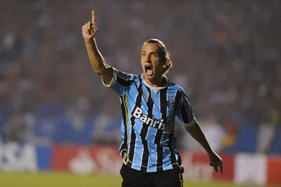 maxi lópez - atacante argentino - grêmio