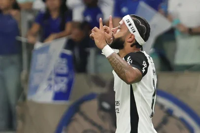 MG - COPA DO BRASIL 2025, CRUZEIRO X CORINTHIANS - ESPORTES - MG - BELO HORIZONTE - 10/12/2025 - COPA DO BRASIL 2025, CRUZEIRO X CORINTHIANS - Memphis Depay jogador do Corinthians comemora seu gol durante partida contra o Cruzeiro no estádio Mineirão pelo campeonato Copa Do Brasil 2025. 10/12/2025 - Foto: GILSON LOBO/AGIF - AGÊNCIA DE FOTOGRAFIA/AGIF - AGÊNCIA DE FOTOGRAFIA/ESTADÃO CONTEÚDO<!-- NICAID(16184534) -->