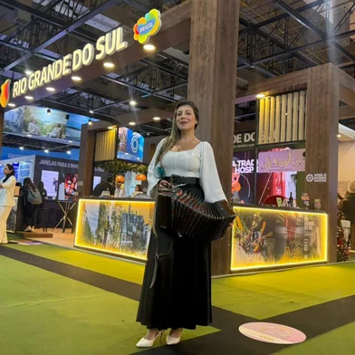 Patrona dos Festejos Farroupilhas, Marianita Ortaça representa a cultura gaúcha em feira de turismo da América Latina<!-- NICAID(16266468) -->