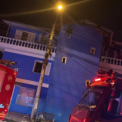 Adolescente é resgatado após casa pegar fogo em Bento Gonçalves<!-- NICAID(15961355) -->