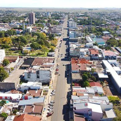 Quaraí, na Fronteira Oeste, tem liderado as listas de temperaturas extremas no Rio Grande do Sul neste ano. Foi o município protagonista da onda de calor vivida no Estado no verão, ao atingir 43,8°C em 4 de fevereiro, a maior marca do país em 2025. <!-- NICAID(16057082) -->