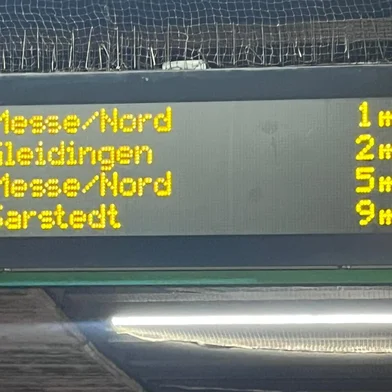 Giane Guerra - pontualidade do transporte em Hannover<!-- NICAID(16010303) -->