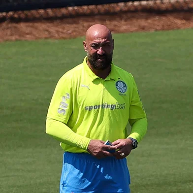 O preparador de goleiro Rogerio Godoy, da SE Palmeiras, durante treinamento, na Universidade da Carolina do Norte. (Foto: Cesar Greco/Palmeiras/by Canon)<!-- NICAID(16059115) -->