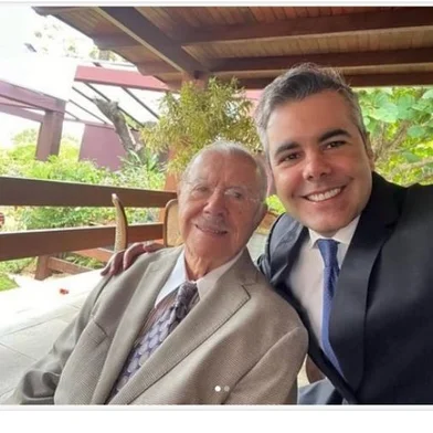 José Sarney(e) - Ex presidente do Brasil<!-- NICAID(16068934) -->